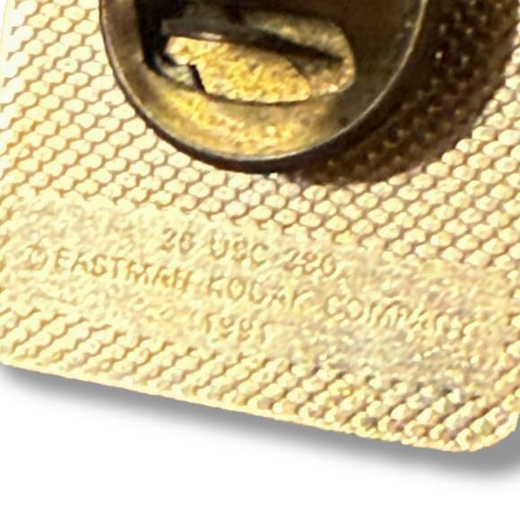 Vintage Eastman Kodak Lapel Pin 1992 Olympic Games Blue Yellow Red Enamel - Picture 5 of 5